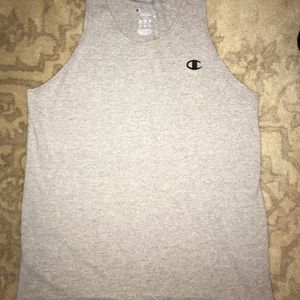 Men’s loose-fit tank